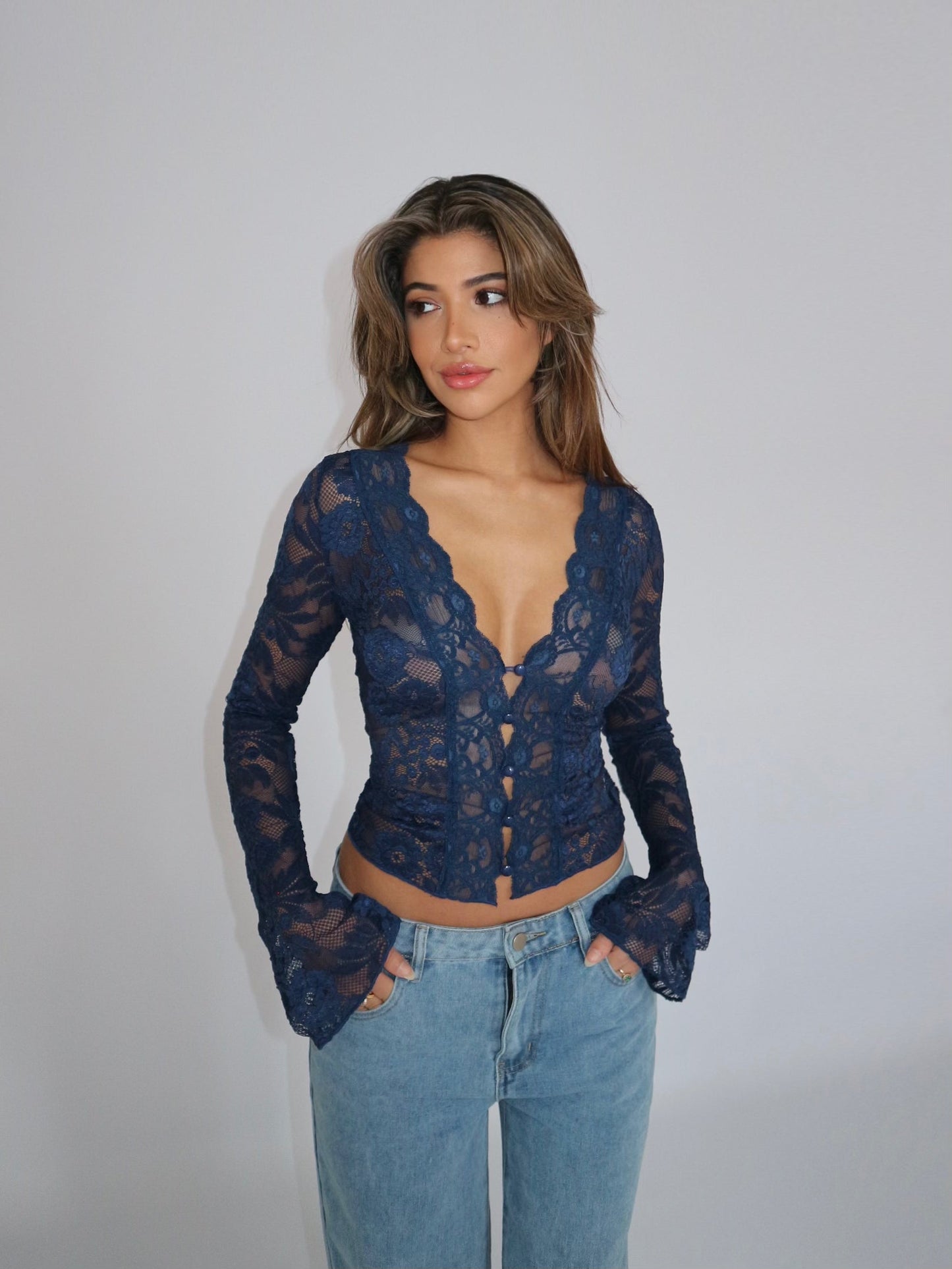 Dagny - Pretty lace top