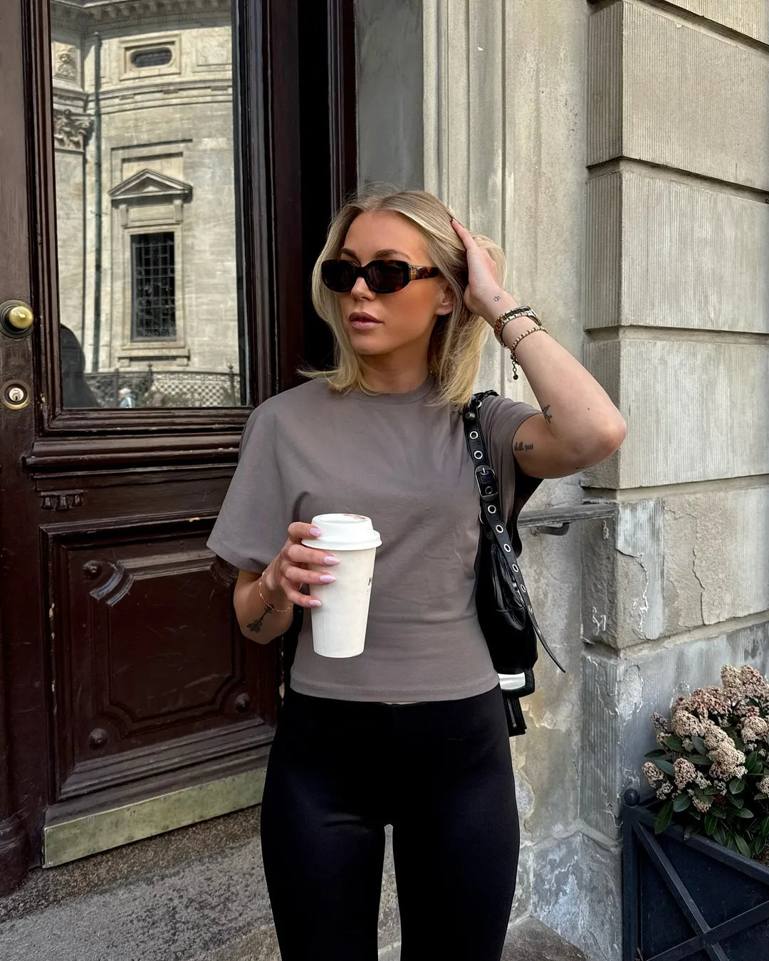 Maren - Rundhalset Topp med Vide Ermer