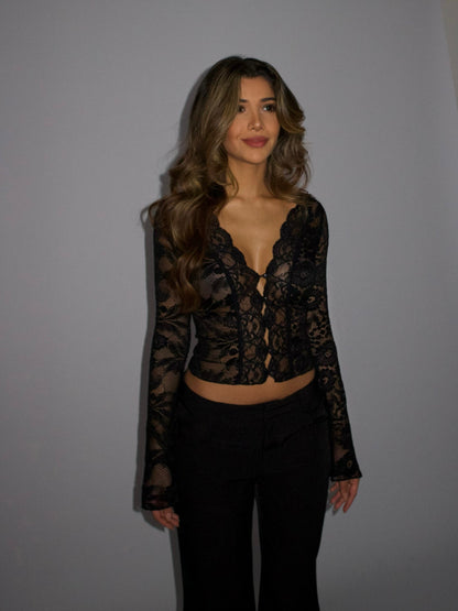 Dagny - Pretty lace top