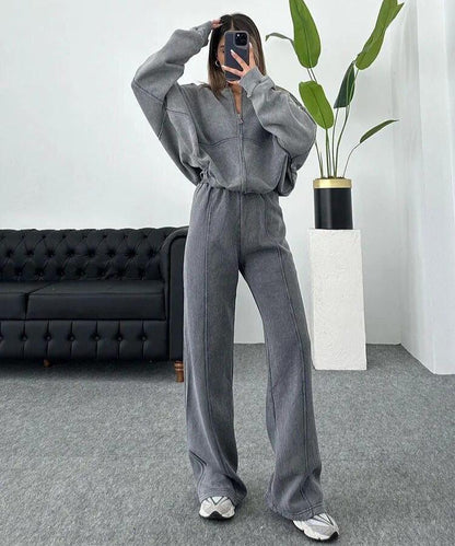 Julia - Comfy Tracksuit